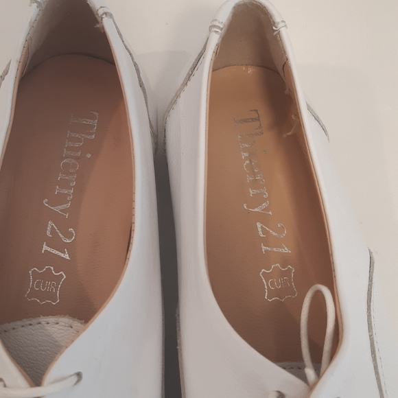 Thierry 21 Pure White Leather Sneaks - Picture 3 of 7